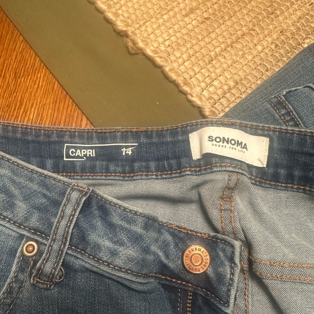 Sonoma Blue Denim Capri Jeans